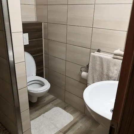 V Soukromi Klima منزل للإقامة